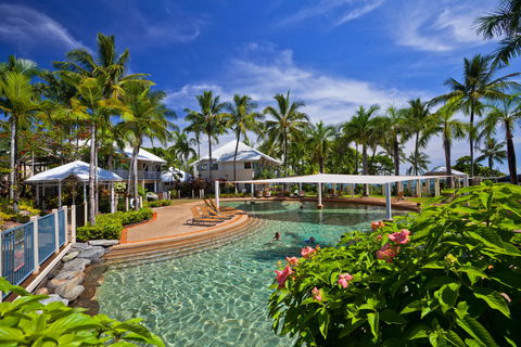 Coral Sands Beachfront Resort - Accommodation Sunshine Coast 2