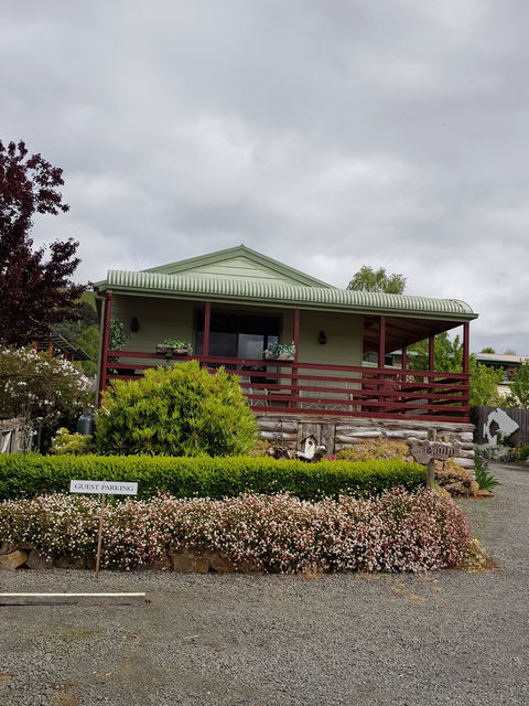 Cottage On Main - Accommodation Sunshine Coast 0