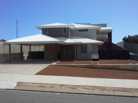 Cozzys Condo Luxury Beach House - Accommodation Sunshine Coast 0
