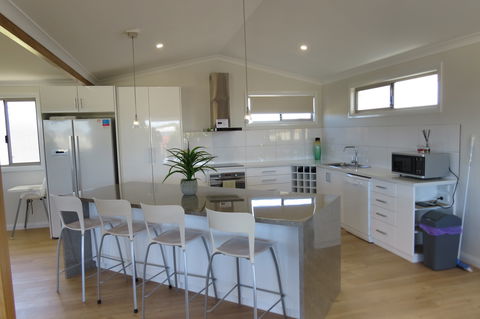 Cozzys Condo Luxury Beach House - Accommodation Sunshine Coast 2