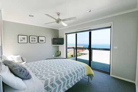 Eagle Heights Holiday Units - Panorama Units - Accommodation Sunshine Coast 2