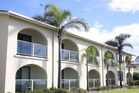 Edgewater Gardens - Accommodation Sunshine Coast 1
