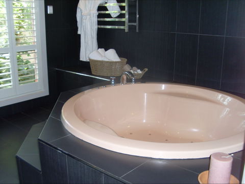 Federation Motor Inn - Accommodation Sunshine Coast 0