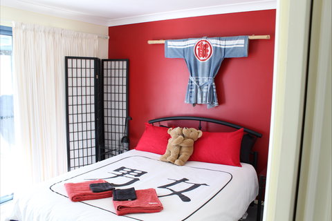 Golf At Glasshouse Rocks - Accommodation Sunshine Coast 0