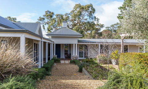 Haven Red Hill - Accommodation Sunshine Coast 0