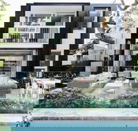 Luxico - Harbourside Retreat - Accommodation Sunshine Coast