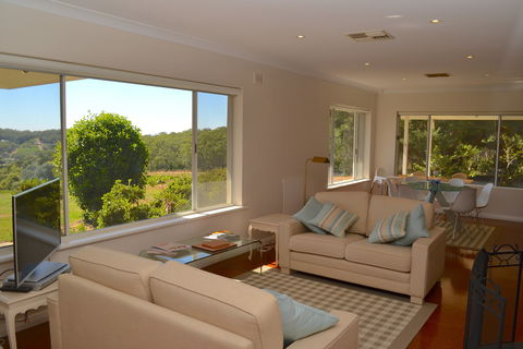 Pat And Ted's In The Piccadilly Valley - Accommodation Sunshine Coast 0