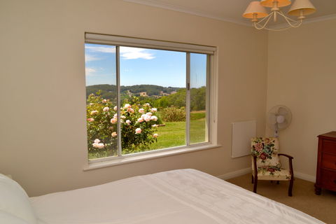 Pat And Ted's In The Piccadilly Valley - Accommodation Sunshine Coast 2