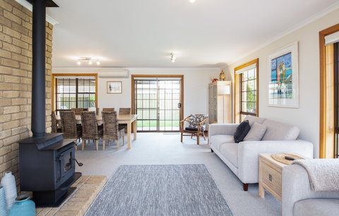 Relax On Ryan @ Robe - Accommodation Sunshine Coast 2