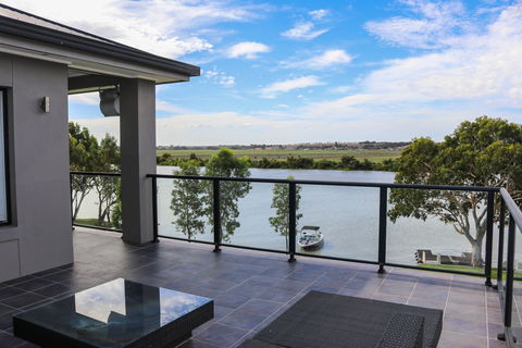 River Devine  White Sands Murray Bridge - Accommodation Sunshine Coast 0