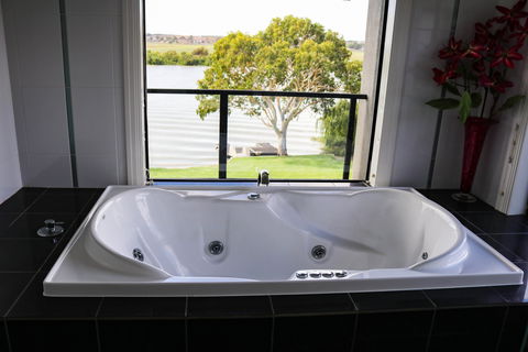 River Devine  White Sands Murray Bridge - Accommodation Sunshine Coast 1