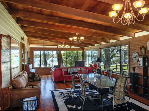 Riverside Holiday Retreat Yamba - Accommodation Sunshine Coast 2