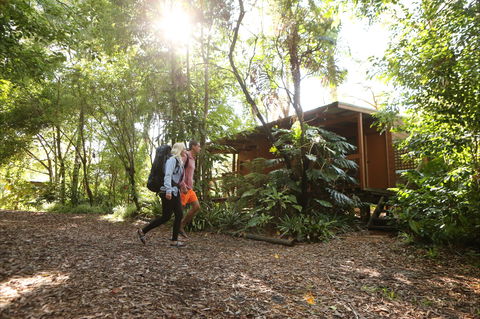 Samurai Beach Bungalows Port Stephens YHA - Accommodation Sunshine Coast 1