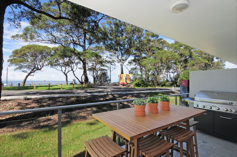 The Beach Jervis Bay - Accommodation Sunshine Coast 2