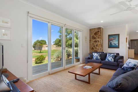 The Cutting - Accommodation Sunshine Coast 2