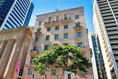 ULTIQA Rothbury Hotel - Accommodation Sunshine Coast 0