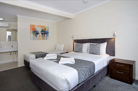 Victor Harbor City Inn - Accommodation Sunshine Coast 0