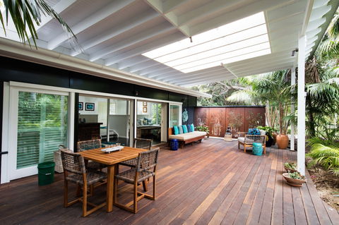 Blue Peter Luxury Beach House - Accommodation Sunshine Coast 0