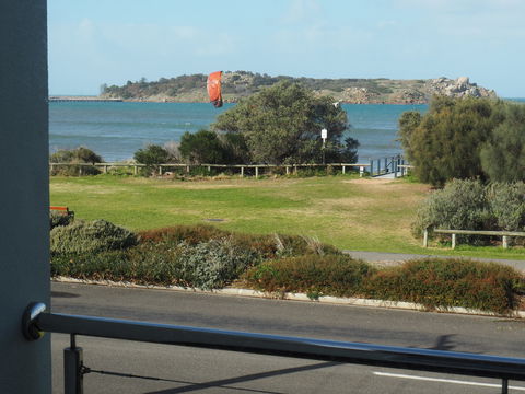 B Our Guest - Accommodation Sunshine Coast 0