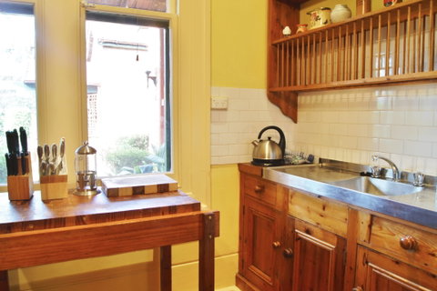 Buxton Manor - Garden And Loft Apartment - Accommodation Sunshine Coast 2