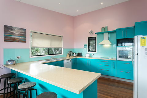 Colours Of Cylinder - Accommodation Sunshine Coast 2