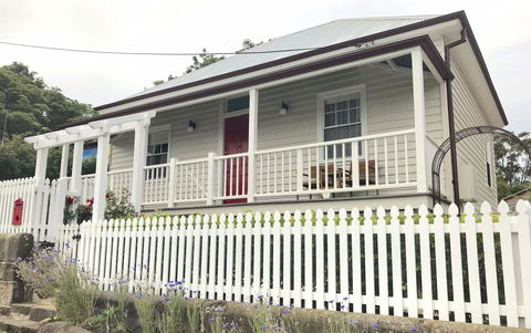 Donovans Cottage - Accommodation Sunshine Coast 0