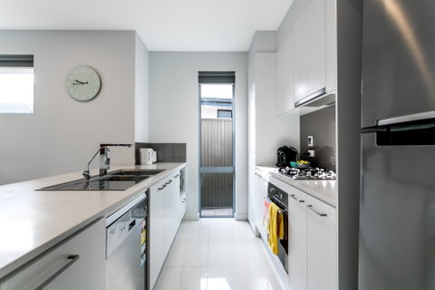 Ella House I - Accommodation Sunshine Coast 1