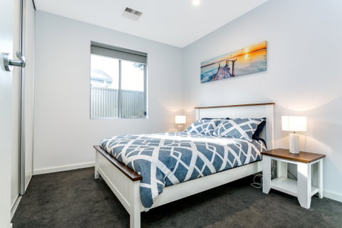 Ella House I - Accommodation Sunshine Coast 2
