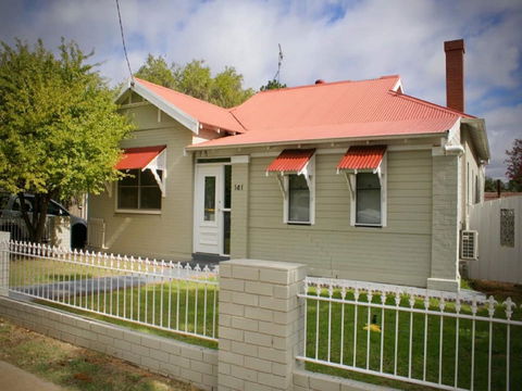 Gipps Street Cottage - Open - Accommodation Sunshine Coast 0