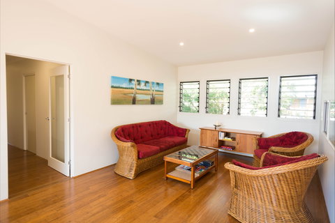 Just Sit: Moruya Heads - Accommodation Sunshine Coast 2