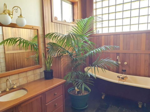 Karno House Mount Gambier - Local Heritage Listed - Accommodation Sunshine Coast 1