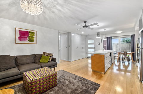 Limestone Coast Apartments - Accommodation Sunshine Coast 2