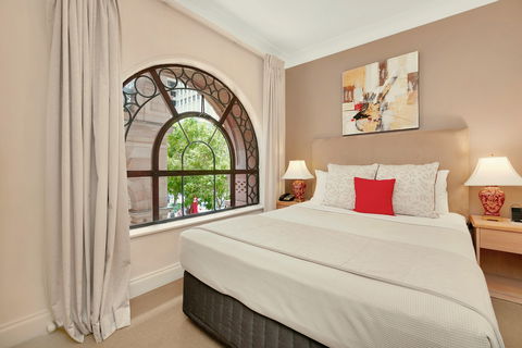 Manor Apartment Hotel - Accommodation Sunshine Coast 1