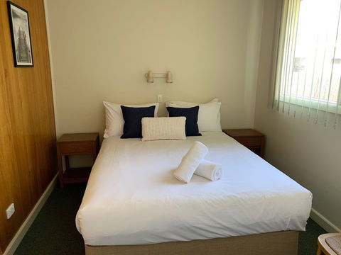 Marina Motel Rooms - Accommodation Sunshine Coast 1