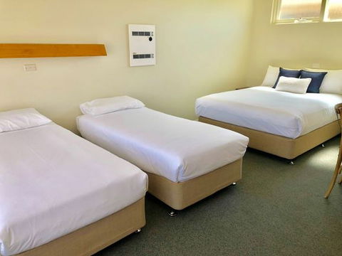 Marina Motel Rooms - Accommodation Sunshine Coast 2