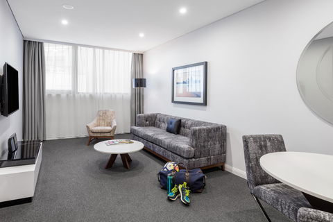 Meriton Suites North Sydney - Accommodation Sunshine Coast 2