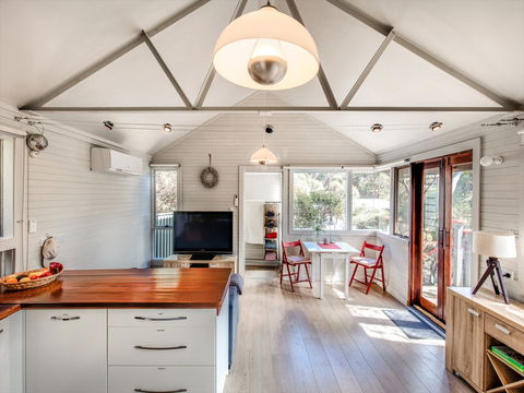 Serenity Cottage - Accommodation Sunshine Coast 0