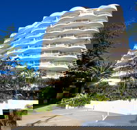 Surf Parade Resort - Accommodation Sunshine Coast