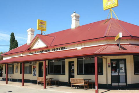 The London Hotel Motel - Accommodation Sunshine Coast 0