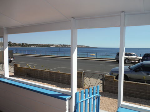 The Little White House - Accommodation Sunshine Coast 0