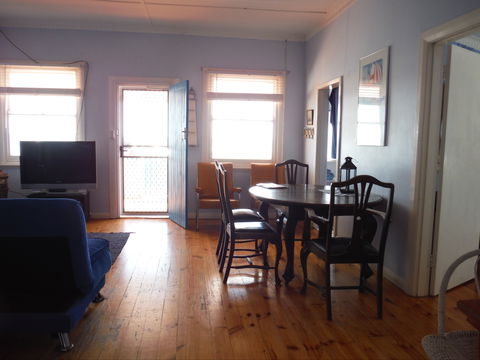 The Little White House - Accommodation Sunshine Coast 2