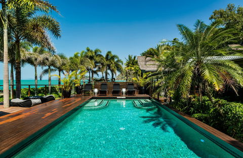 Trinity Beach Palace - Accommodation Sunshine Coast 2