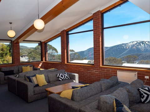 Viking Alpine Lodge - Accommodation Sunshine Coast 0