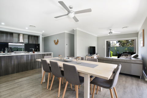 Wowly Waters - Accommodation Sunshine Coast 2