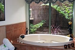 Eagle Hammer Cottages - Accommodation Sunshine Coast 4