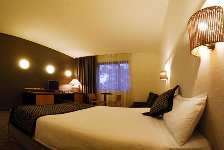 Golden Pebble Hotel - Accommodation Sunshine Coast 4