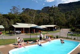 Halls Gap Log Cabins - Accommodation Sunshine Coast 4