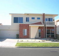 Le Manor - Accommodation Sunshine Coast