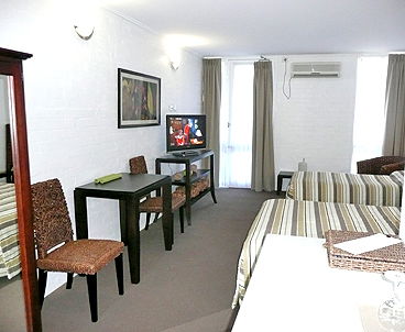 Mallacoota Hotel Motel - Accommodation Sunshine Coast 2