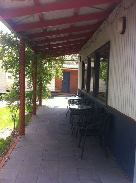 Golden Country Motel And Caravan Park - Accommodation Sunshine Coast 4